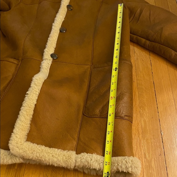 100% Shearling Leather Coat - Picture 5 of 8